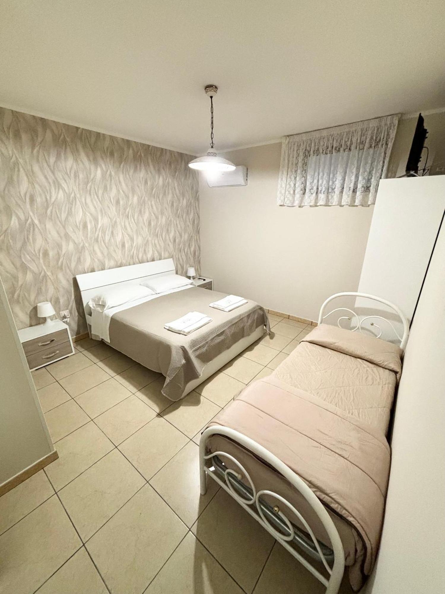 Rooms & Restaurant Il Castagneto Campagna Exterior photo