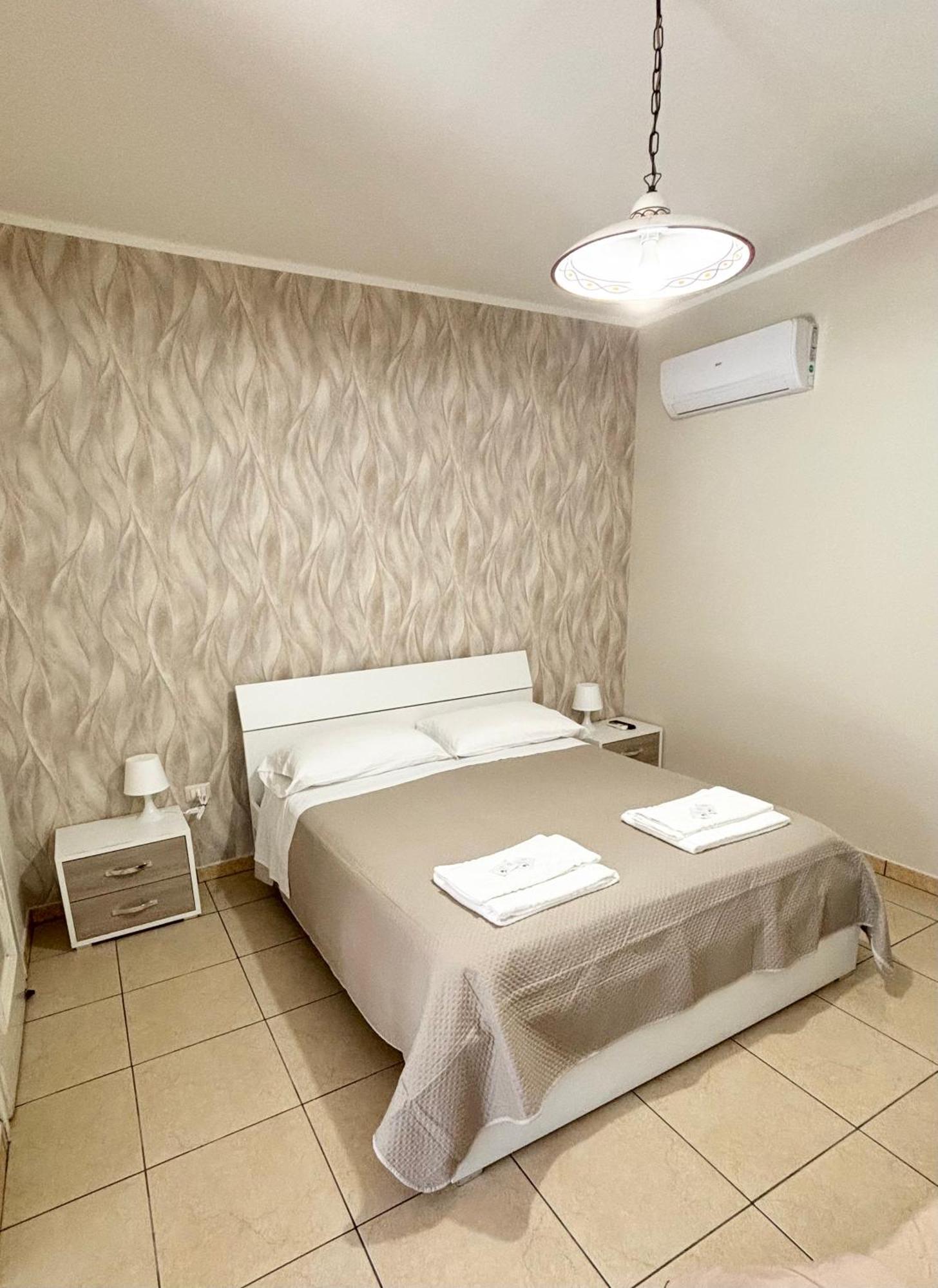 Rooms & Restaurant Il Castagneto Campagna Exterior photo