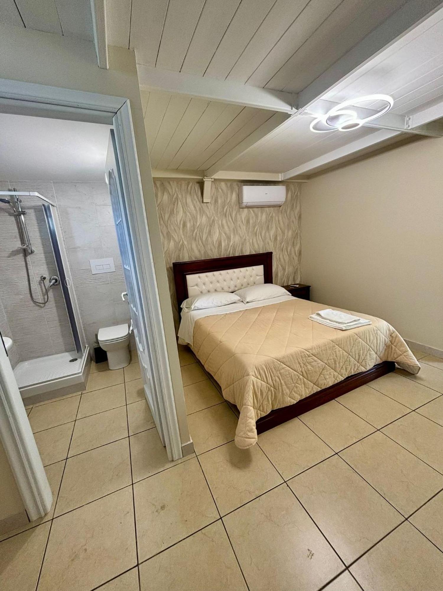 Rooms & Restaurant Il Castagneto Campagna Exterior photo